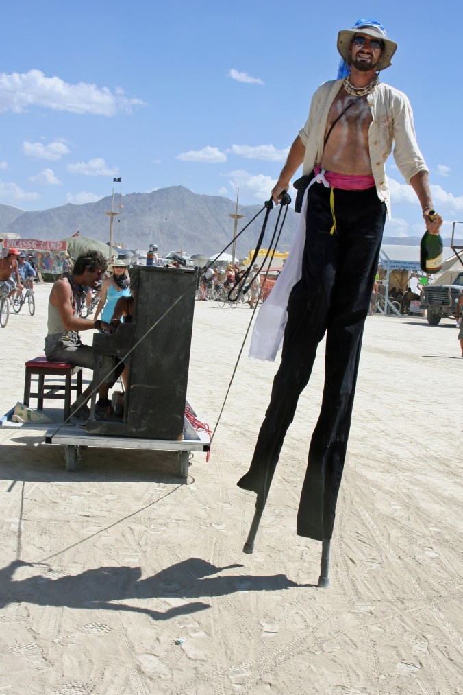 Stilt man piano