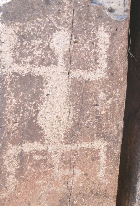 A petroglyph lizard foud at the Three Rivers Petroglyph Site.
