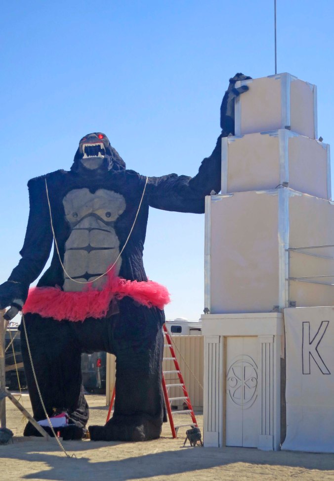 Not sure where this tutu wearing King Kong fit into the scheme of things but he too, along with the Empire State Building was found on the Esplanade.
