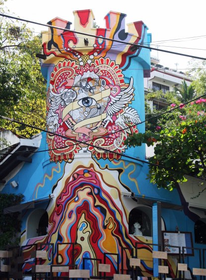 The artist's Cafe also featured an impressive mural. (Photo by Peggy Mekemson.)