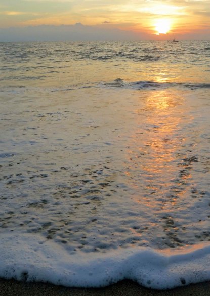 Puerto Vallarta sunset photo on Banderas Bay. (photo by Curtis Mekemson.) 