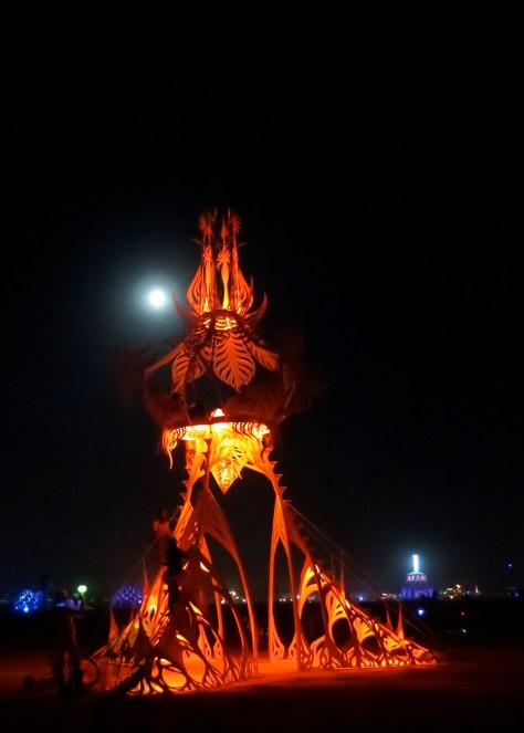 A misty moon added depth to this sculpture.