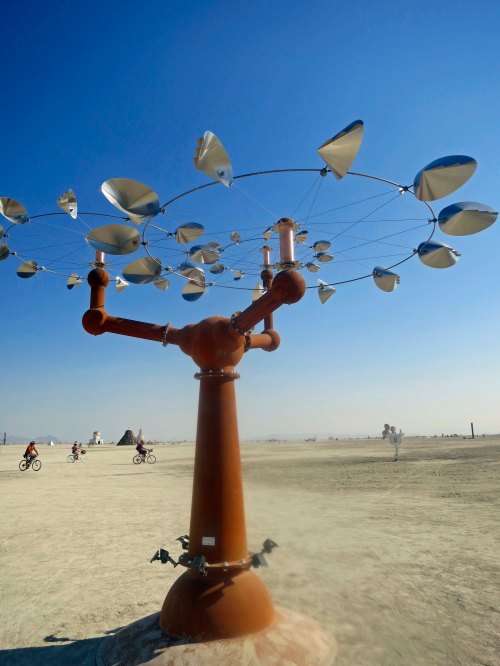 Wind operated kinetic sculpture at Burning Man 2014. Photo by Curtis Mekemson.