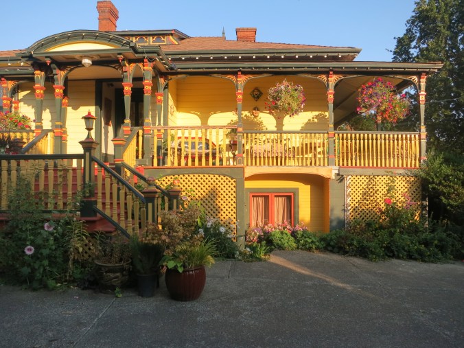 An outside shot of the Albion Manor.