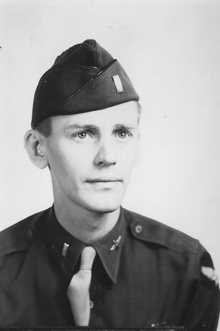 Photo of John Dallen as a First Lieutenant in World War II.