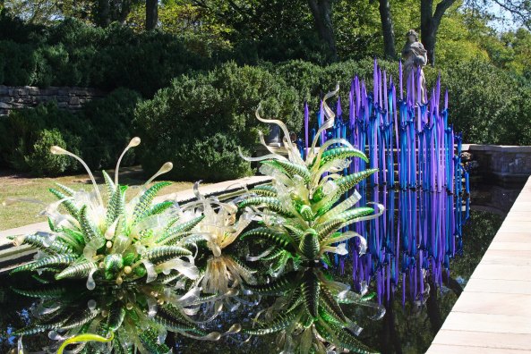 I'll use this blue and green contrast by Chihuly to end this post. NEXT POST: On the way to He Grand Canyon and a two month break from blogging.