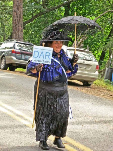 Daughters of the American Revolution participating in a southern Oregon parade.