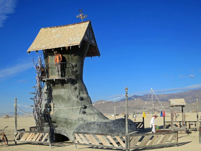 To this 'Old Woman Who Lived in a Shoe' sculpture...