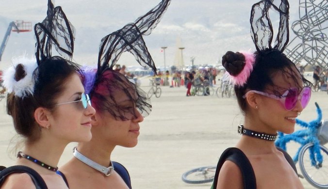 I prefer my models posed on the same level I am. Being a nature lover, I couldn't resist these bunnies.