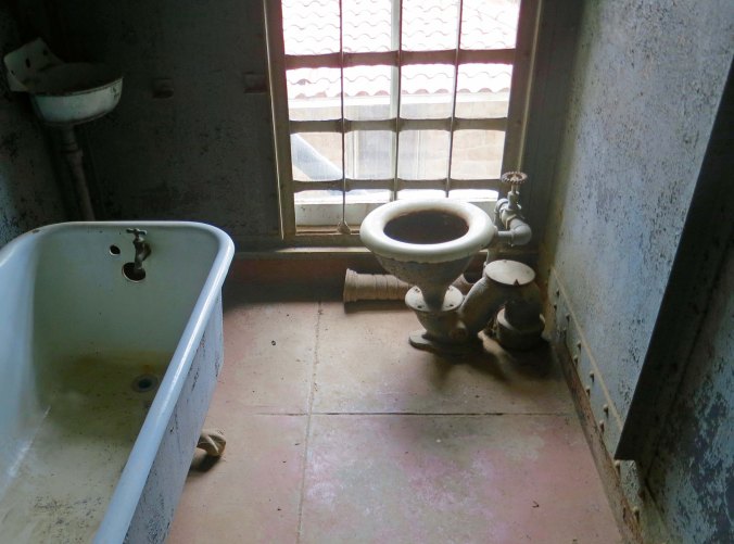 The women's cell featured a throne with a view and a blue bathtub.