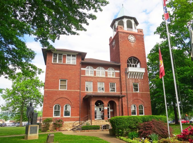 In 1925, William Jennings Bryan debated with Clarence Darrow in this courthouse over whether evolution should be taught in Tennessee schools.