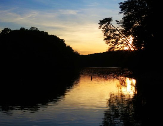 Sunset on the Tennessee River near Dayton in eastern Tennessee.