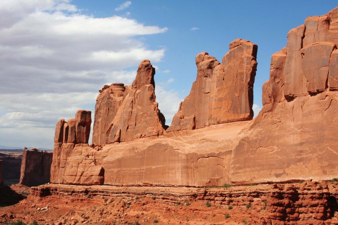 Park Avenue in Arches National Park 3_edited-1