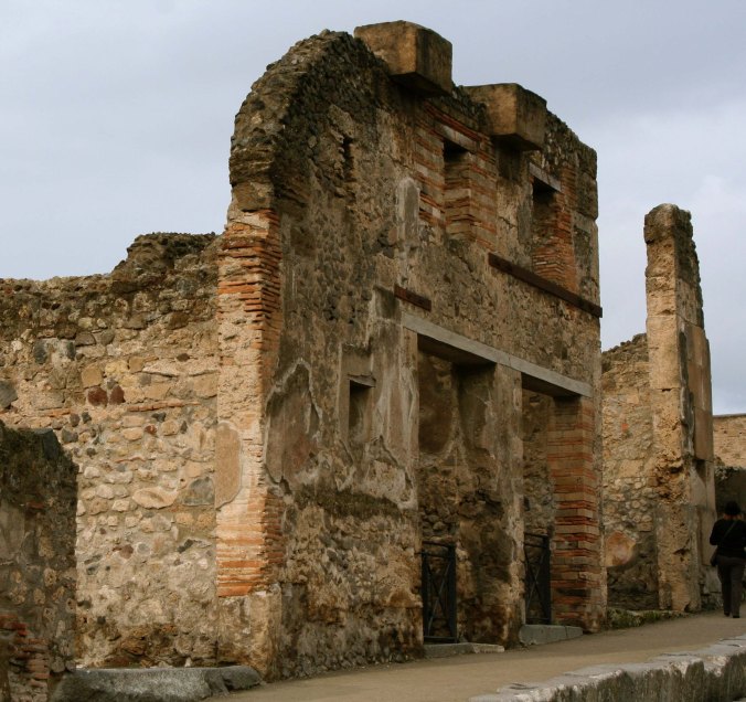 Pompeii building