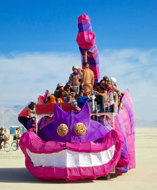 Cheshire Cat mutant vehicle at Burning Man.